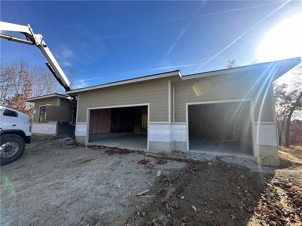 5787 Arbor Springs Dr, Pleasant Hill, IA 50327