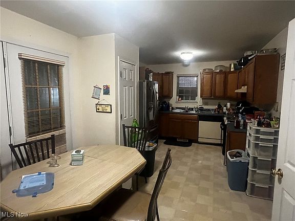 5th image of 2230 E 97th St