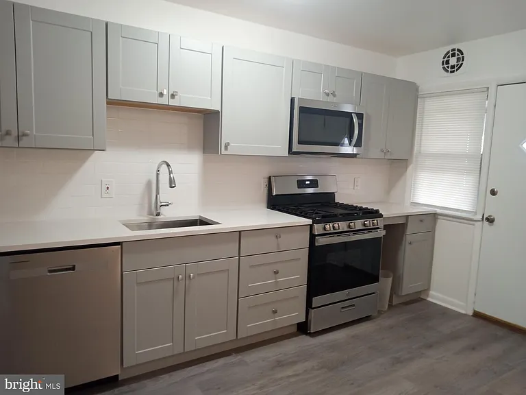 58 Suburban Ln — Photo 15