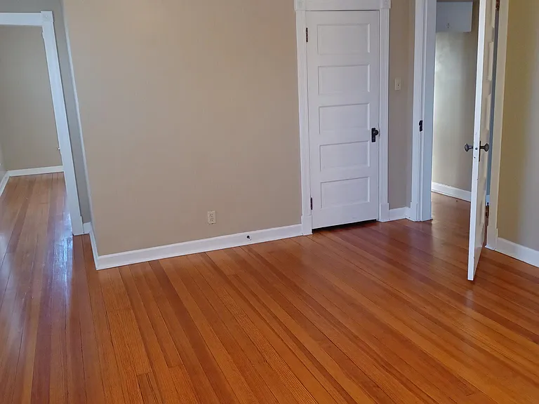825 SW Western Ave #B — Photo 12