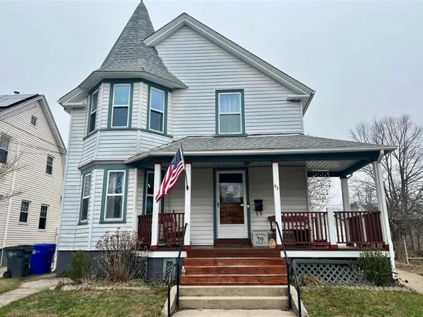 93 Rutherglen Ave, Providence, RI 02907