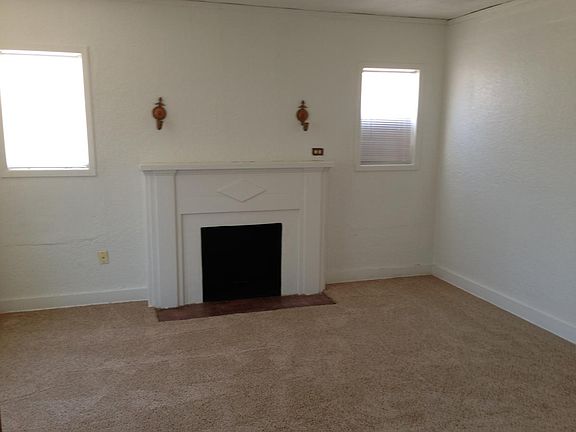 2nd image of 915 W 3rd St