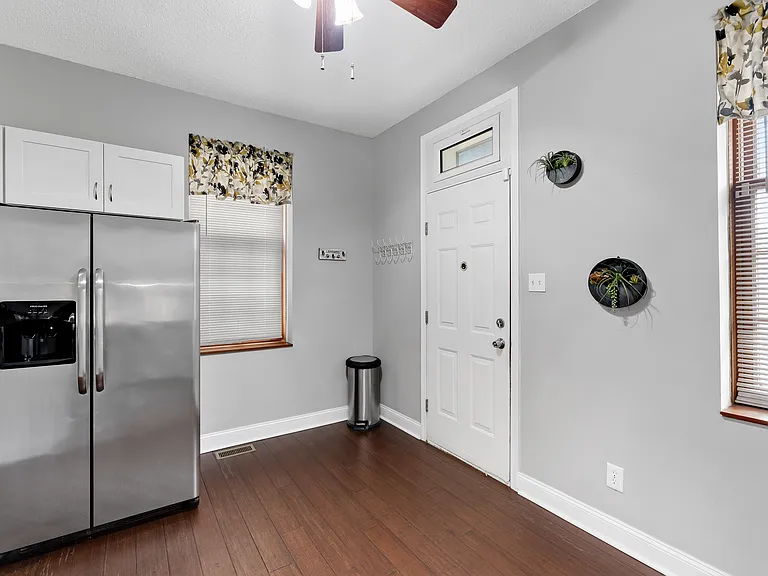4066 Phillips Ave — Photo 18