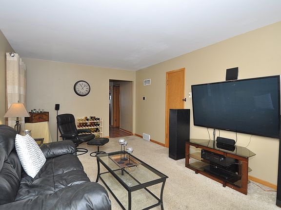 4th image of 2215 S 71st St