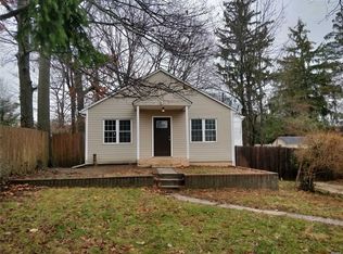 39 E 20th St, Huntington Station, NY 11746