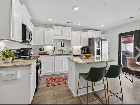 4th image of 138 Addi St #138