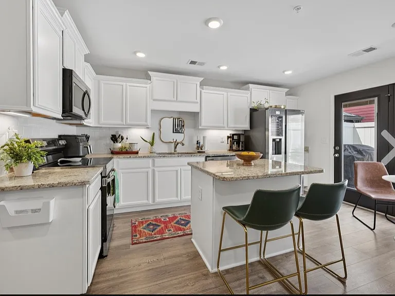 138 Addi St #138 — Photo 4