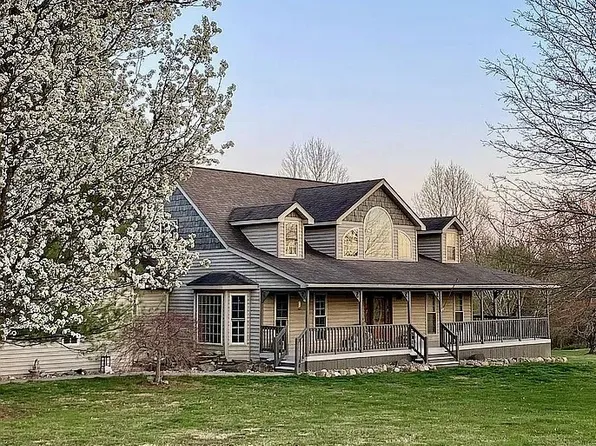 57 Raymond St, Washington, WV 26181