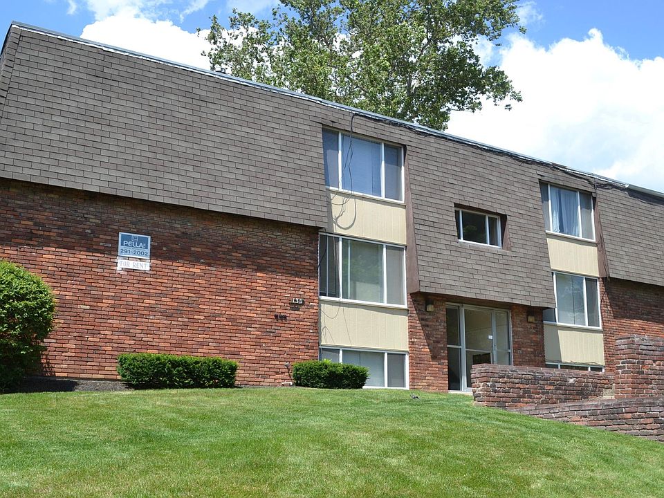 1st image of 130 E Woodruff Ave