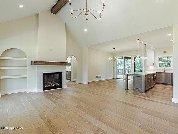 5th image of 248 Whistling Oaks Dr