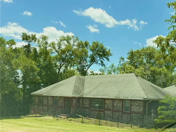 6940 Renner Rd, Shawnee, KS 66217
