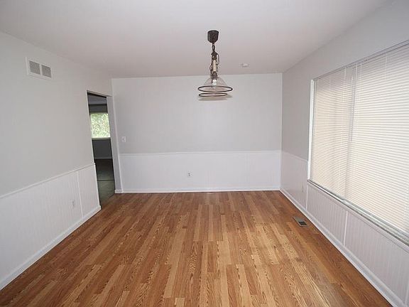 3rd image of 35118 Willis St