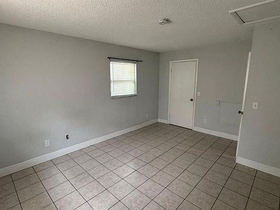5th image of 2920 SE 50th Ct #2920A