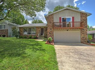 153 Bretton Ct, Decatur, IL 62521