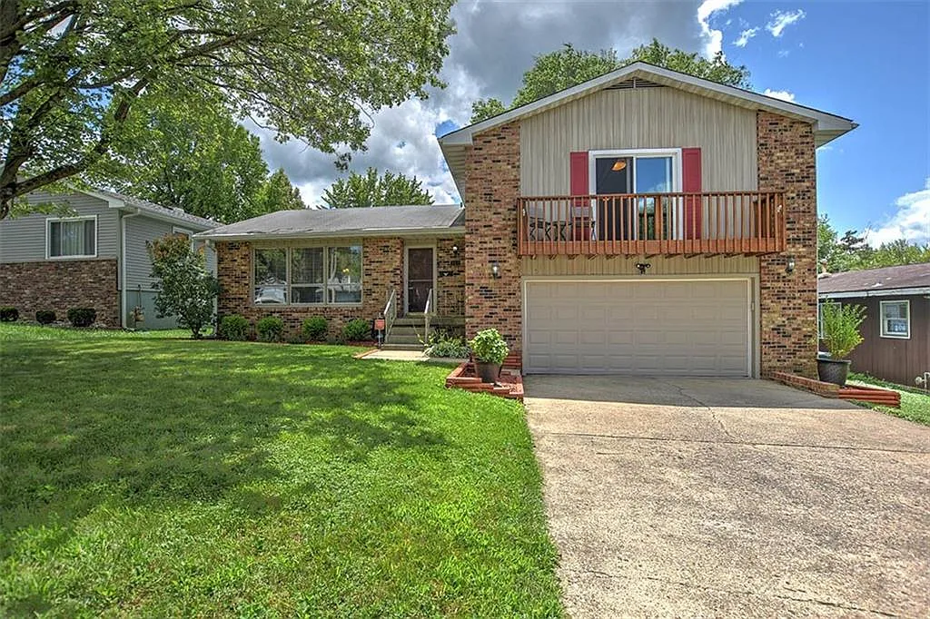 153 Bretton Ct photo 1