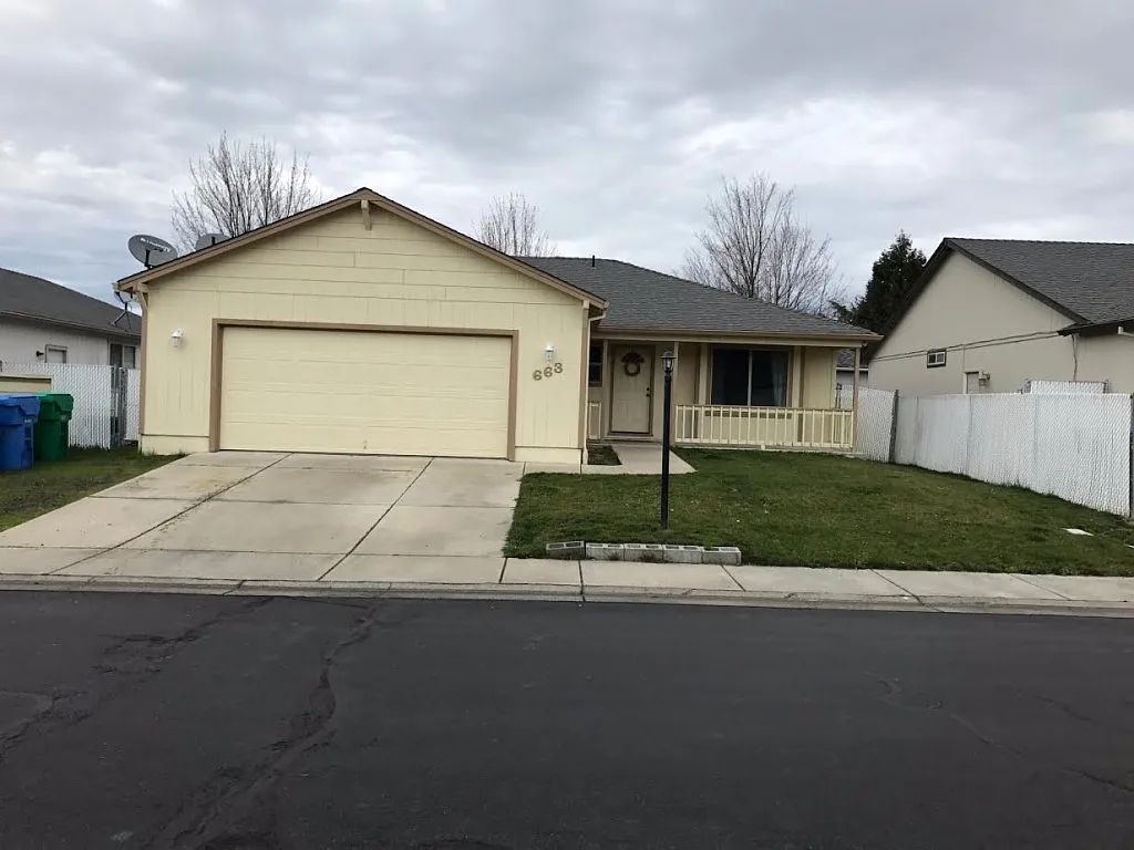 633 Karic Way photo 1