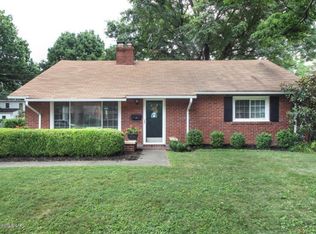 213 Hemingway Rd, Saint Matthews, KY 40207