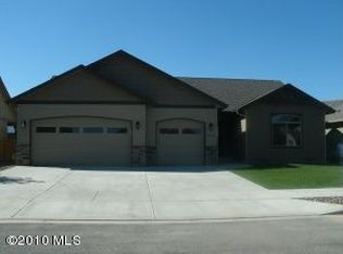 1321 Boulder Loop, East Wenatchee, WA 98802