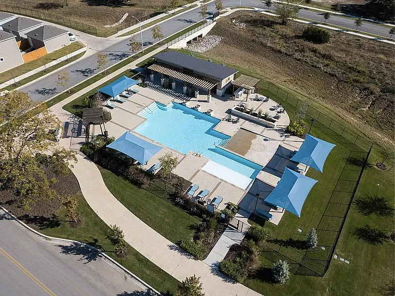 1740 Artesian Springs Xing — Photo 14