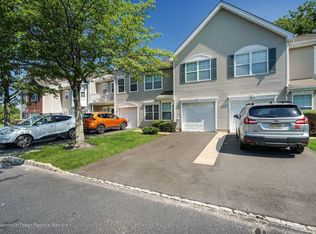 27 Picket Pl, Freehold, NJ 07728