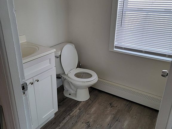 3rd image of 261 N Brow St Floor 2
