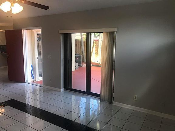 5th image of 3855 Victoria Dr #13C