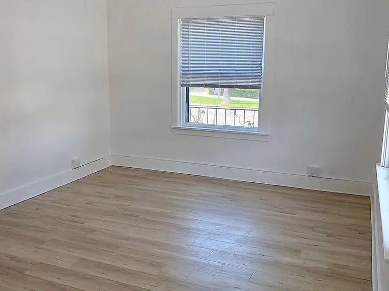 3700 S Pacific Ave #1 — Photo 3