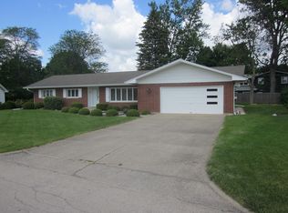 2411 Spruce St, Peru, IL 61354