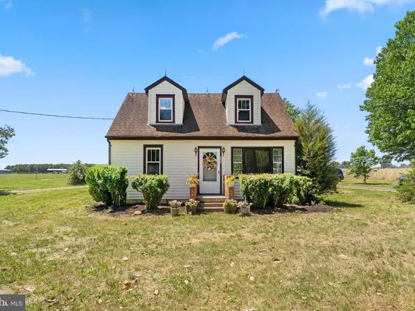 9256 Stonewall Jackson Rd, Woodford, VA 22580