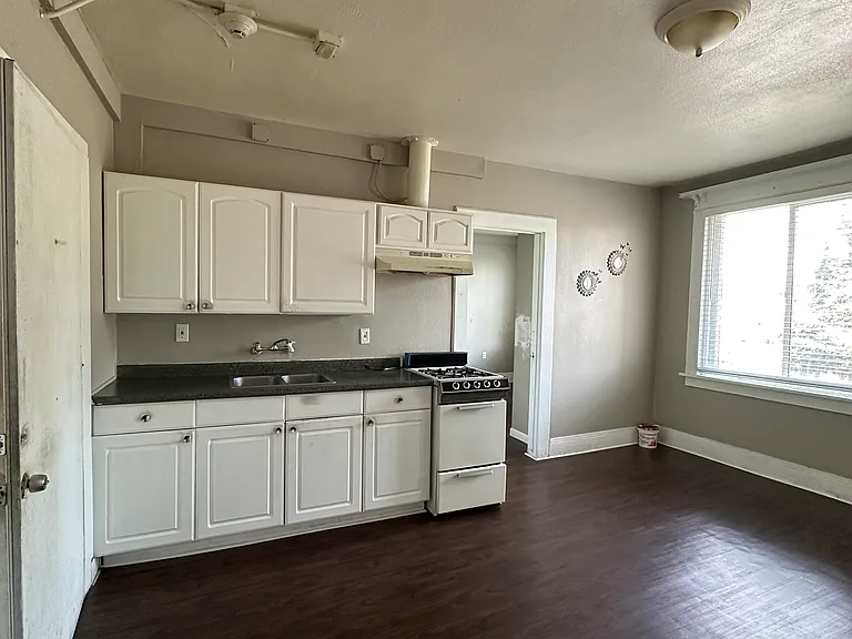4220 Colby Ave #A8 — Photo 3