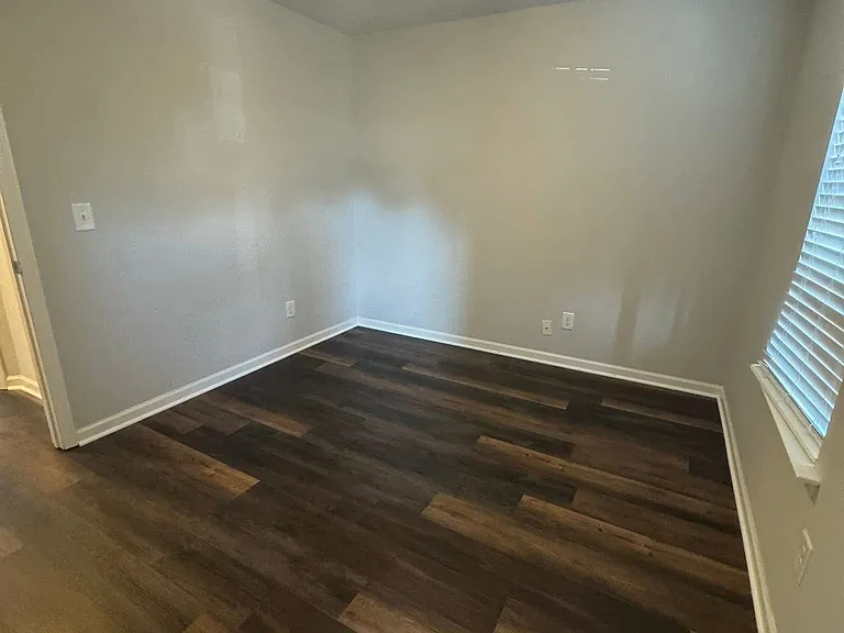 1617 Friendly Rd — Photo 14