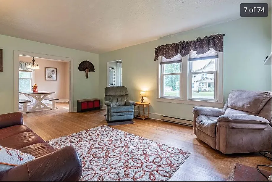 3 bed, 2.5 bath, 2305 sqft, $1,800 — Photo 4