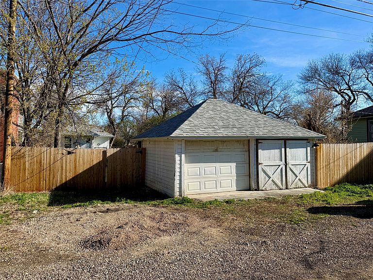 Listing photo 4