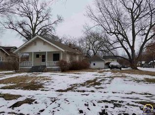 2144 SE Maryland Ave, Topeka, KS 66605