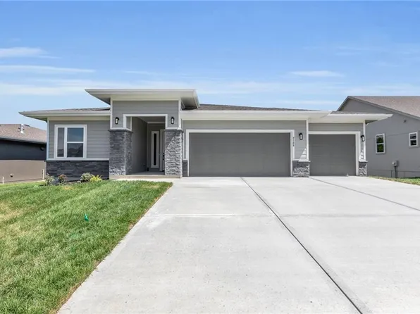 1538 N 162nd Cir, Basehor, KS 66007