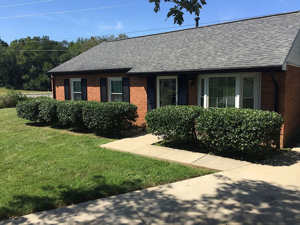 1st image of 4001 Maxwell Pl