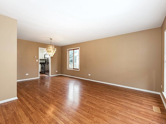 4th image of 644 Lakewood Farms Dr