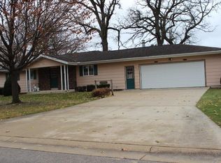 201 17th Ave NE, Hampton, IA 50441