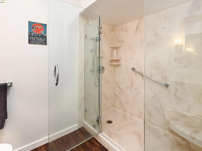 1910 Skycrest Dr #5 — Photo 21