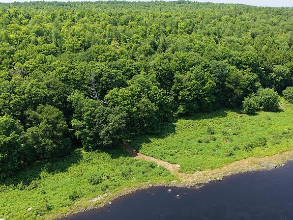 3rd image of 50 Wilderness Park Road