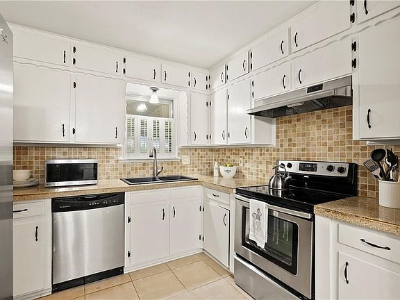 5th image of 507 Yorkshire Dr