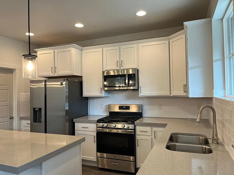 418 W 3075 N — Photo 11