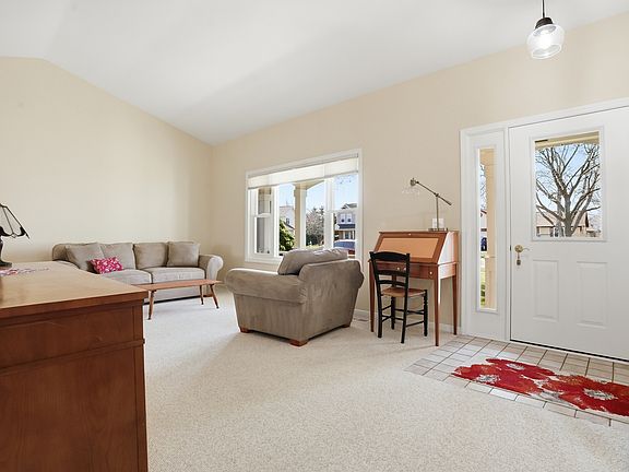 4th image of 330 Indian Ridge Trl