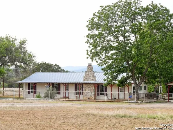 1628 County Road 357, Utopia, TX 78884