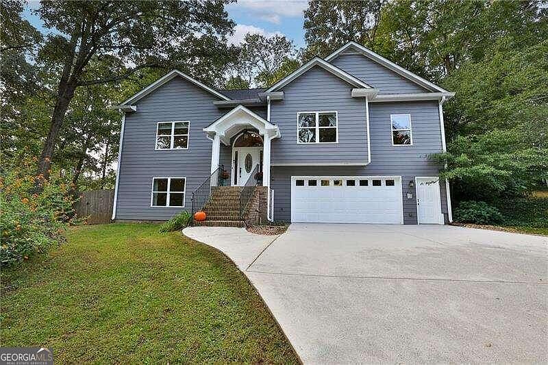 1st image of 447 Julie Anne Way