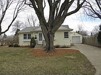 2nd image of 138 14th St NE