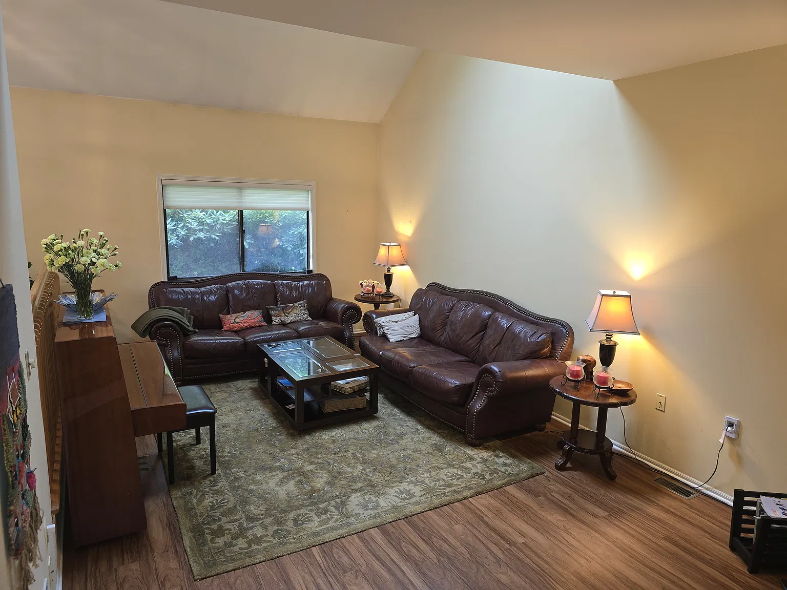 2 bed, 1659 sqft, $3,700 — Photo 3