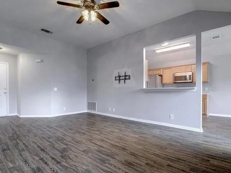 351 Zebra Dr — Photo 5