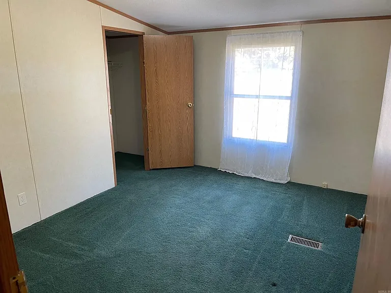 301 E Shelton Ave — Photo 13
