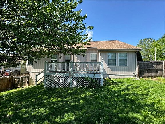 4th image of 8556 N Robinhood Ave